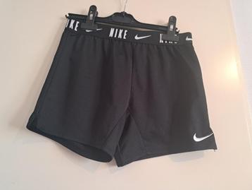 Zwart broek Nike beschikbaar voor biedingen