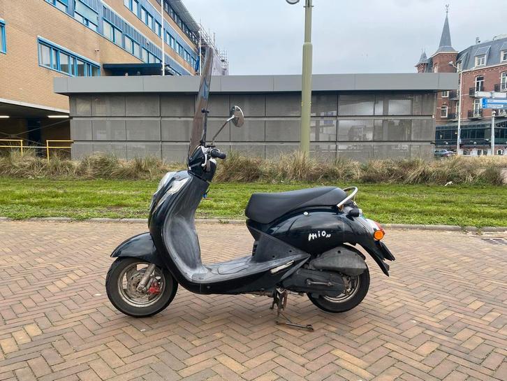 Sym mio 50 / 2010 / 10.938km, Fietsen en Brommers, Scooters | SYM, Gebruikt, Mio, Benzine, Ophalen