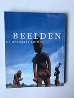 Beelden in de stad Utrecht ,50 jaar kunst in de openbare, Ophalen of Verzenden, Zo goed als nieuw, Beeldhouwkunst, M.van Eiden