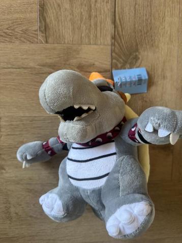 Grijze bowser knuffel (Mario) beschikbaar voor biedingen