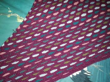 Gebreide sjaal / omslagdoek met reliëf  beschikbaar voor biedingen