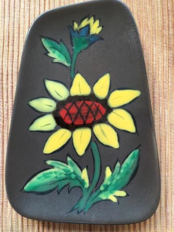 Zonnebloem vintage wandtegel Ruscha? nr. 4444/A 26 cm hoog  beschikbaar voor biedingen