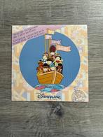 CD Single Disneyland Parijs - Its a small world attraction, Verzamelen, Disney, Ophalen of Verzenden, Overige figuren, Zo goed als nieuw