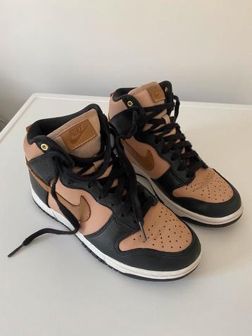 Nike Dunk High Black & Tan mt 37,5 beschikbaar voor biedingen