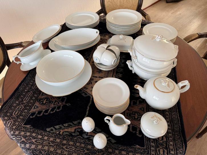 Wit service met gouden randje, Antiek en Kunst, Antiek | Servies compleet, Ophalen