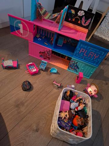 L.O.L play house  beschikbaar voor biedingen