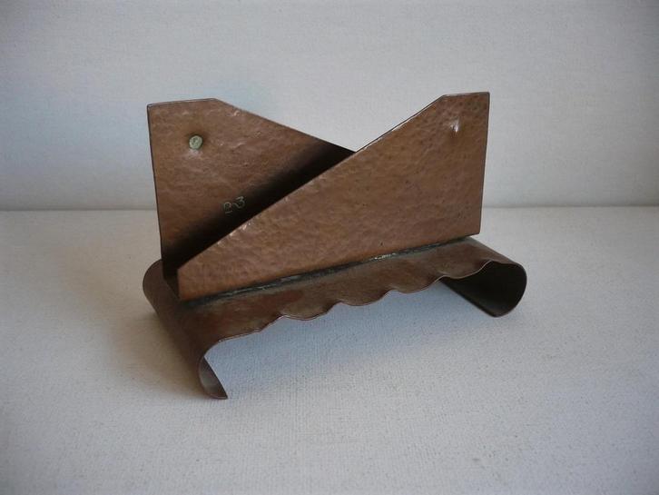 Brievenstandaard, rood koper gehamerd, Amsterdamse school., Antiek en Kunst, Antiek | Koper en Brons, Koper, Ophalen of Verzenden