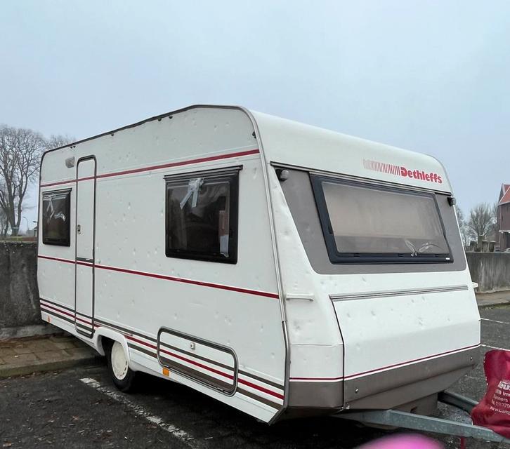Dethleffs Beduine L, Caravans en Kamperen, Caravans, Particulier, tot en met 4, 750 - 1000 kg, Treinzit, Dethleffs, Kachel, Ophalen