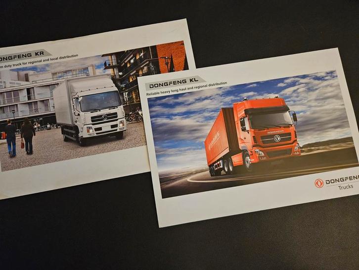 2 Leaflets Dongfeng Trucks China, Boeken, Auto's | Folders en Tijdschriften, Zo goed als nieuw, Overige merken, Ophalen of Verzenden
