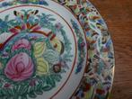Mooi porseleinen Chinees bord, famille rose, Ophalen of Verzenden