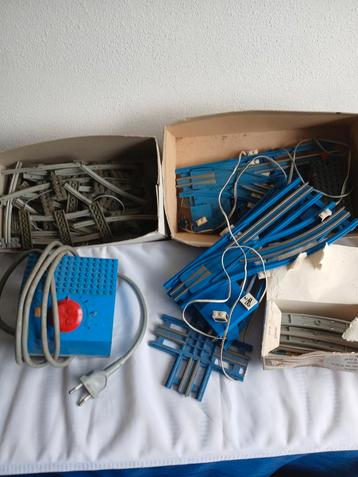 Lego trein treinrails blauw grijs  beschikbaar voor biedingen