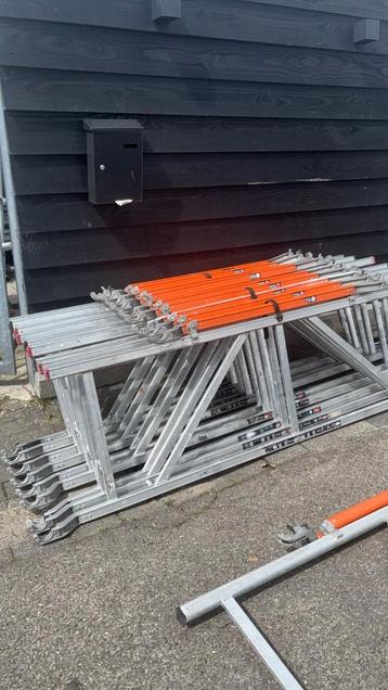 Altrex 245 safe quard voorloopleuningen 10 stuks  beschikbaar voor biedingen