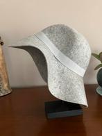 Elegante Dames Hoed, Hoed, Zo goed als nieuw, Bijekorf, One size fits all