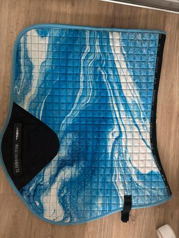 Blauw dekje beschikbaar voor biedingen