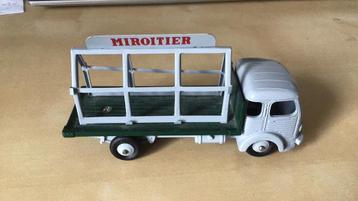 DINKY TOYS SIMCA CARGO GLASWAGEN HIJ IS MOOI NIETTAN ? beschikbaar voor biedingen