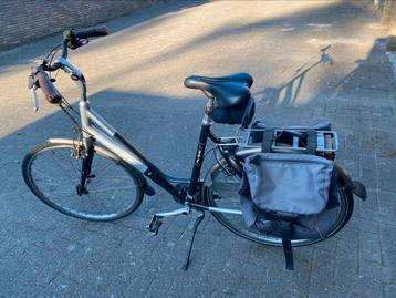Dames fiets beschikbaar voor biedingen