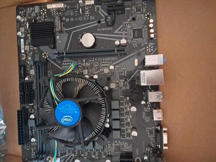 Moederbord Gigabyte H410MH v2 + Intel Core i5-10400F, Computers en Software, Moederborden, Gebruikt, DDR4, Ophalen