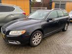 Volvo V70 2.4D SUMMUM Navi Leder Xenon PDCTrekhaak, Auto's, Volvo, 15 km/l, 179 €/maand, Zwart, Diesel
