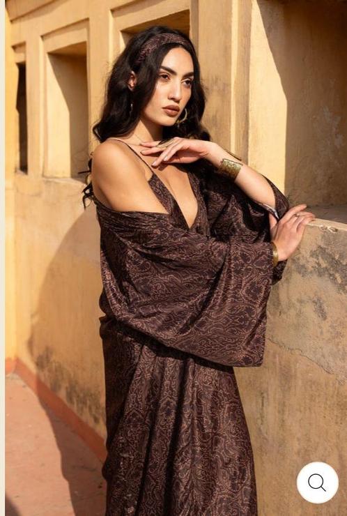 Wrap kimono/ maxi dress in brown silk, Kleding | Dames, Jurken, Zo goed als nieuw, Maat 42/44 (L), Bruin, Onder de knie, Verzenden