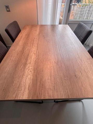 Eettafel voor 4 personen - Mooie Houtlook beschikbaar voor biedingen