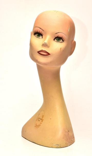 Vintage mannequinhoofd of etalagehoofd van Christian Dior beschikbaar voor biedingen