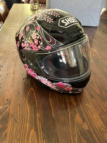 Zeer mooie “shoei” dames motorhelm maat XXS beschikbaar voor biedingen