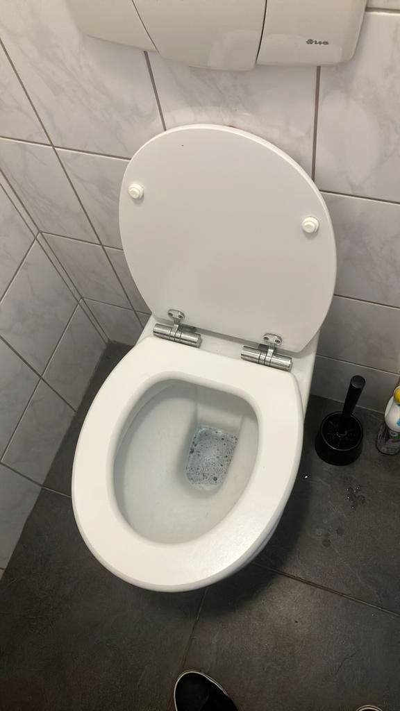 Compleet toilet met inbouwreservoir, Doe-het-zelf en Verbouw, Sanitair, Zo goed als nieuw, Toilet, Ophalen