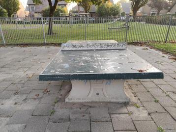 Tafeltennistafel beton beschikbaar voor biedingen