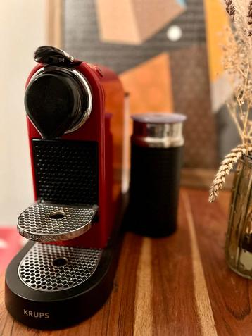 Nespresso machine with milk frother beschikbaar voor biedingen