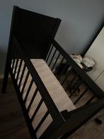 Kidsmill wieg zwart + Puck matras (40x80), Ophalen of Verzenden, Gebruikt, Wieg