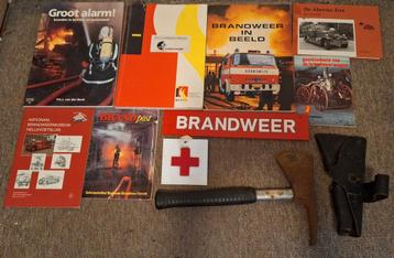 Brandweer boeken en spulletjes beschikbaar voor biedingen