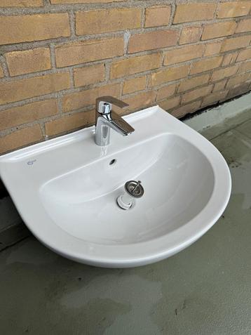 Wasbak / wastafel met kraan gohe beschikbaar voor biedingen