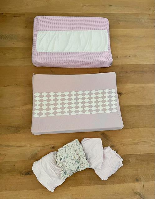 🌸 2 Aankleedkussens met 6 leuke merkhoezen 🌸, Kinderen en Baby's, Badjes en Verzorging, Gebruikt, Aankleedkussen, Hema, Ophalen