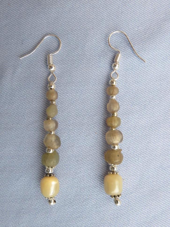 Oorhangers in archeologisch Romeins glas - bodemvondsten, Sieraden, Tassen en Uiterlijk, Antieke sieraden, Oorbellen, Overige materialen