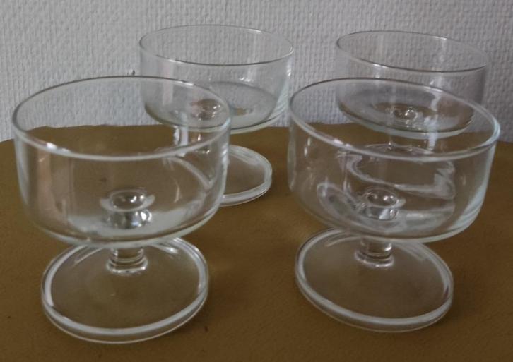 Luminarc France: cocktailglazen/ijscoupes/champagneglazen, Antiek en Kunst, Antiek | Glas en Kristal, Ophalen of Verzenden