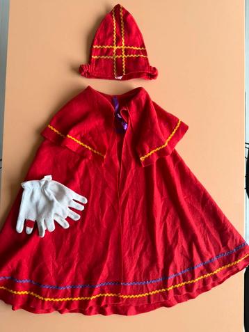 Sinterklaaspak + 2 pietenmutsen beschikbaar voor biedingen