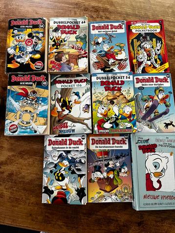 10 donald duck pocjets en boek vd donald duck club beschikbaar voor biedingen
