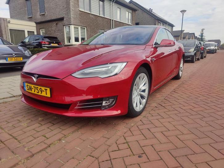 Tesla Model S 2018 Rood SOH 88,3%, Auto's, Tesla, Particulier, Model S, Elektrisch, Hatchback, Automaat, Origineel Nederlands