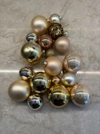 19 Kerstballen in diverse kleuren, Diversen, Kerst, Ophalen of Verzenden, Gebruikt