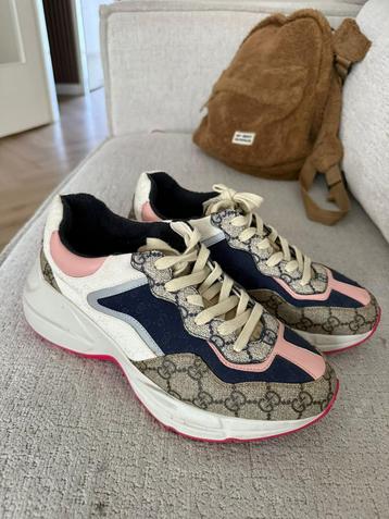 Gucci rhyton beschikbaar voor biedingen