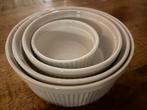 Nest witte schalen, Huis en Inrichting, Keuken | Servies, Ophalen of Verzenden, Zo goed als nieuw, Overige stijlen, Schaal of Schalen