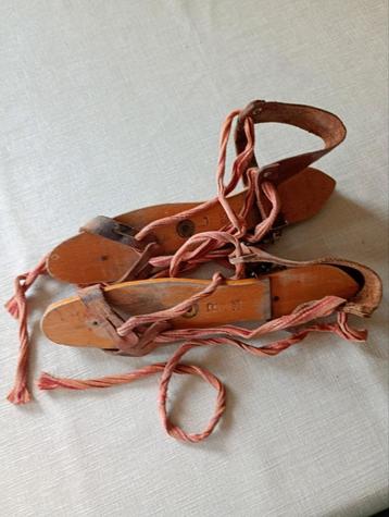 Vintage kinderschaatsen beschikbaar voor biedingen