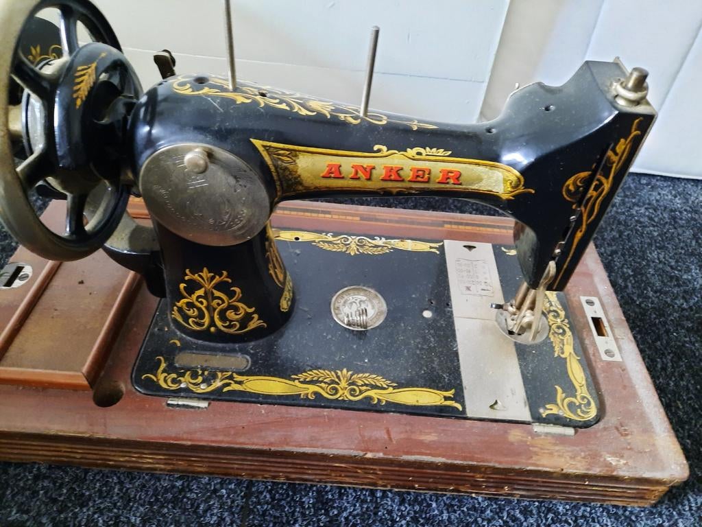 Oude naaimachine, Antiek en Kunst, Ophalen of Verzenden