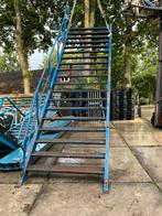 Stalen trap 4.10-4.25 meter hoog 19 trede leuning 165cm br., Ophalen, Gebruikt, Trap, 2 tot 4 meter
