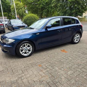 Facelift BMW 1-Serie 2.0 116I 5DR 2010 Blauw 116i beschikbaar voor biedingen
