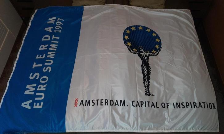Bijzondere zeldzame vlag Eurotop Amsterdam 1997., Diversen, Vlaggen en Wimpels, Zo goed als nieuw, Ophalen of Verzenden