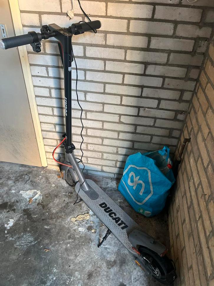 Ducati Elektrische Step - Perfect voor de Stad!, Auto diversen, Carkits, Gebruikt, Ophalen