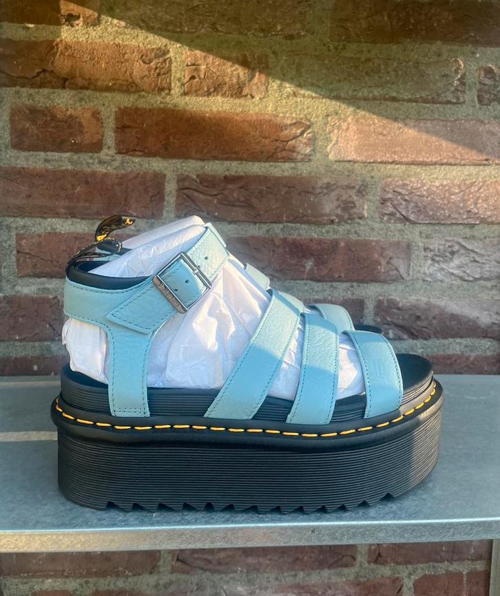 Dr. Martens Blaire Quad platform sandalen maat 39, Kleding | Dames, Schoenen, Nieuw, Sandalen of Muiltjes, Blauw, Ophalen of Verzenden