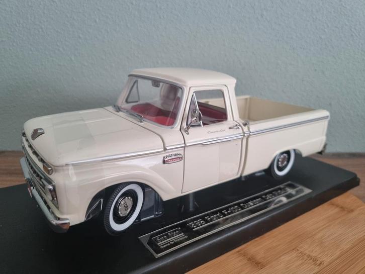 Sunstar Ford F-100 Pick-Up 1:18 Crème wit, Hobby en Vrije tijd, Modelauto's | 1:18, Nieuw, Auto, Overige merken, Ophalen of Verzenden