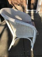 Rieten stoel gebruikt met kussentje.  Bieden en ophalen, Huis en Inrichting, Stoelen, Ophalen, Gebruikt, Wit, Riet of Rotan